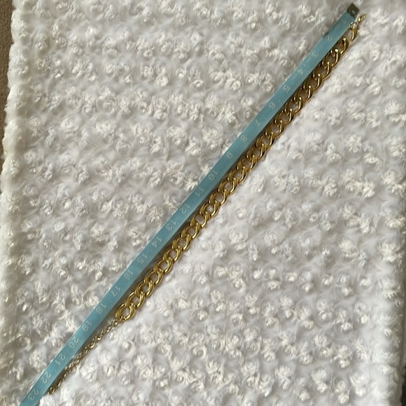 Gold Cuban Link Chain - Picture 5 of 8